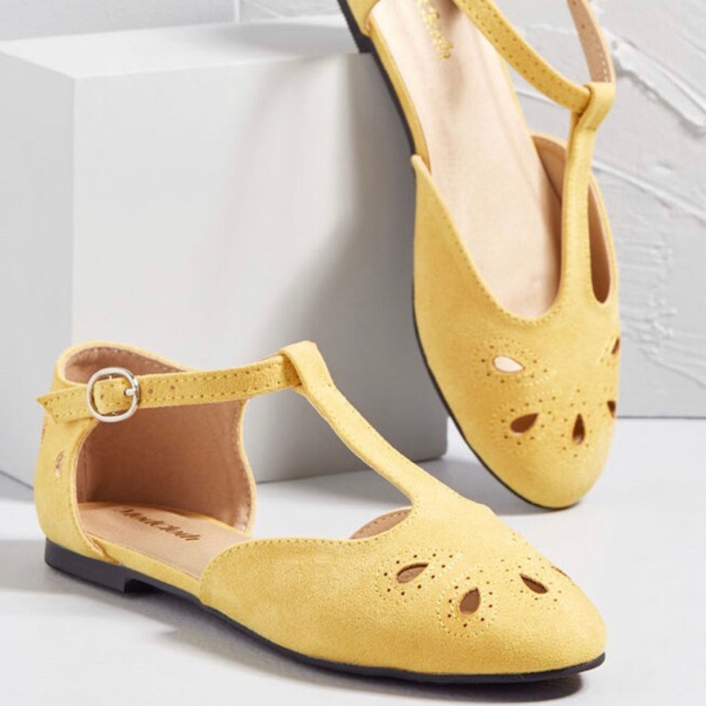 T-strap Flat